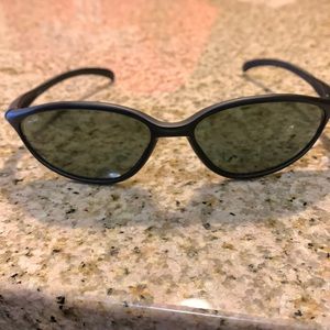Vintage B&L Ray-Ban RB2047 Sunglasses.